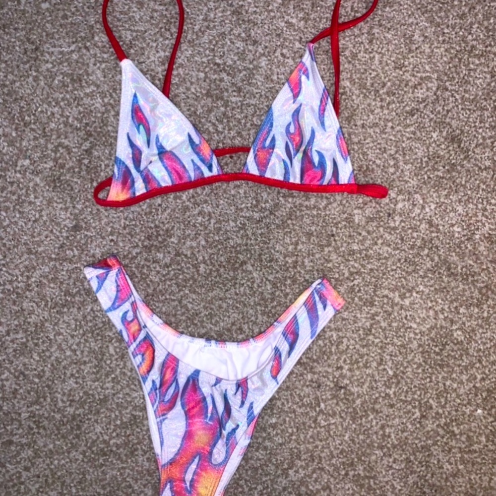 Minimale Animale Flame Two Piece